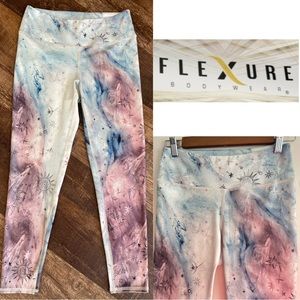 🥑2/$29~Flexure Bodywear Sun, Moon & Stars Galaxy Leggings NWOT~Medium